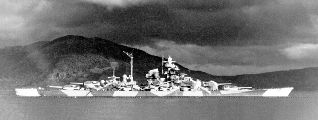 Tirpitz, Unknown author – U.S. Naval Historical Center photograph NH 71390., Public Domain