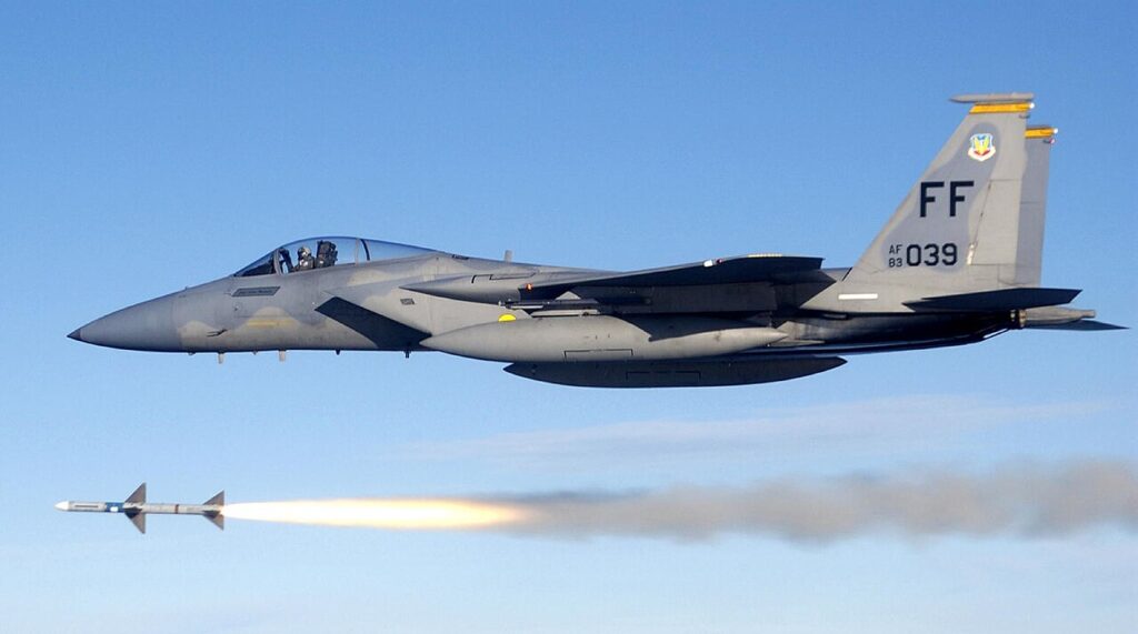 F-15C, Volné dílo