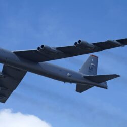 B-52H, Ronnie Macdonald CC BY 2.0
