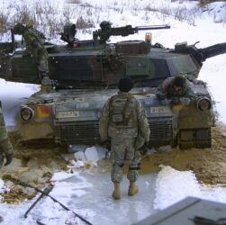 Abrams M1a1, CC BY-SA 3.0