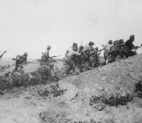 Útok australských vojáků na Anzac, U.S. National Archives and Records Administration, Public Domain