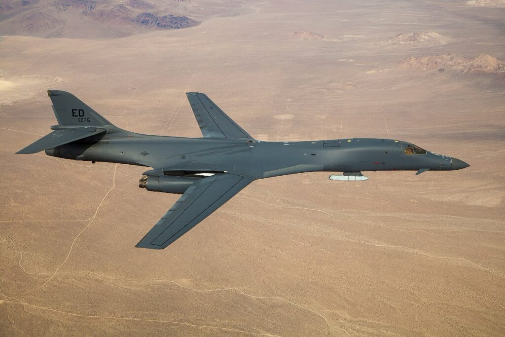 B-1B s JASSM, Ethan Wagner, Volné dílo