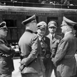 Vagón z Compiègne, Bundesarchiv, Bild 183-M1112-500 / CC-BY-SA 3.0, CC BY-SA 3.0 de