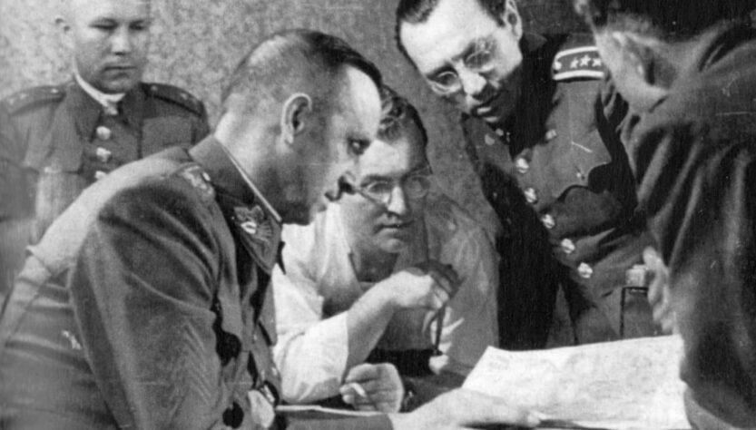 kpt. Jaromír Nechanský uprostřed v košili, Miloš Vorreith, Volné dílo