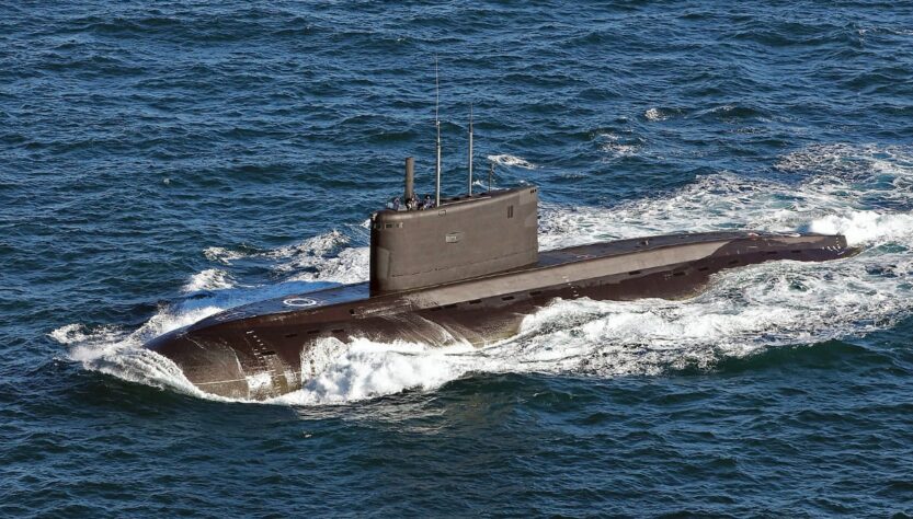 Kilo, Ponorka Projekt 877, LA(Phot) Guy Pool/MOD, OGL v1.0