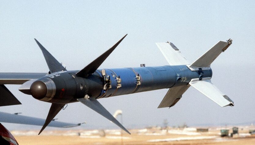 Cvičná střela AIM-9L pro výcvikové účely, Theodore J. Koniares, Public Domain