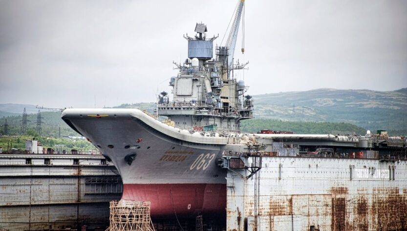 Admiral Kuzněcov v plovoucím doku PD-50, Christopher Michel, CC BY 2.0