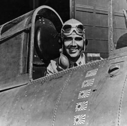 Edward Henry „Butch“ O'Hare, By US Navy employee - Office of War Information National Archives, via Naval Historical Center website, Public Domain