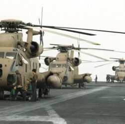 Vrtulníky Bluebeard RH-53D na palubě USS Nimitz, By US Navy - DoD photo, USA, Public Domain