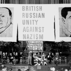 Churchill a Stalin, Queensland Newspapers Pty Ltd – The Courier-Mail, 1 November 1941, p. 3., Volné dílo