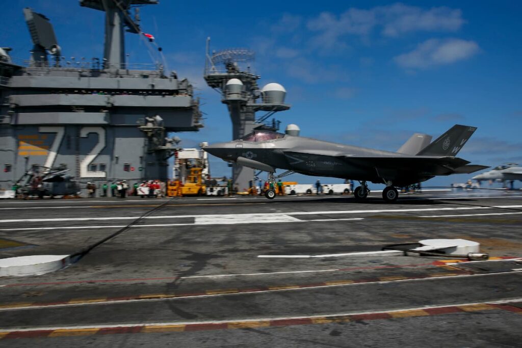USS Abraham Lincoln (CVN 72), U.S. Navy photo by Mass Communication Specialist 3rd Class Michael Singley, CC BY-NC 2.0
