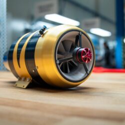 Motor dronu, CSG