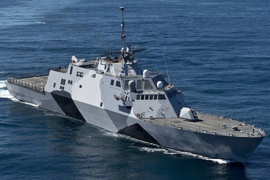 USS Freedom, By Mass Communication Specialist 1st Class James R. Evans - http://www.navy.mil/view_image.asp?id=144322, Public Domain
