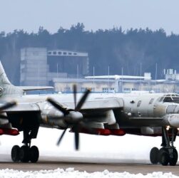 Tu-95MSM se střelami Ch-101, Dmitry Terekhov, CC BY-SA 2.0